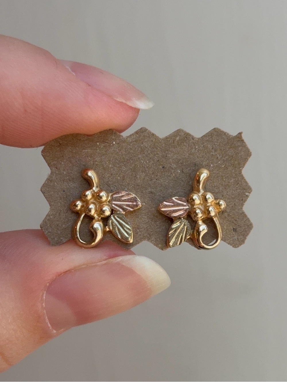 10k Black Hills Gold Two Tone Leaf Cluster Stud Earrings